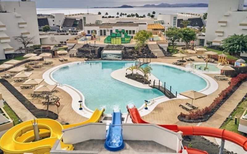 Dreams hotel Lanzarote zwembad met glijbanen